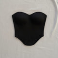 Top strapless negro con silueta de corazón