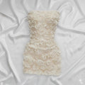 Minivestido strapless ivory con rosas en 3D