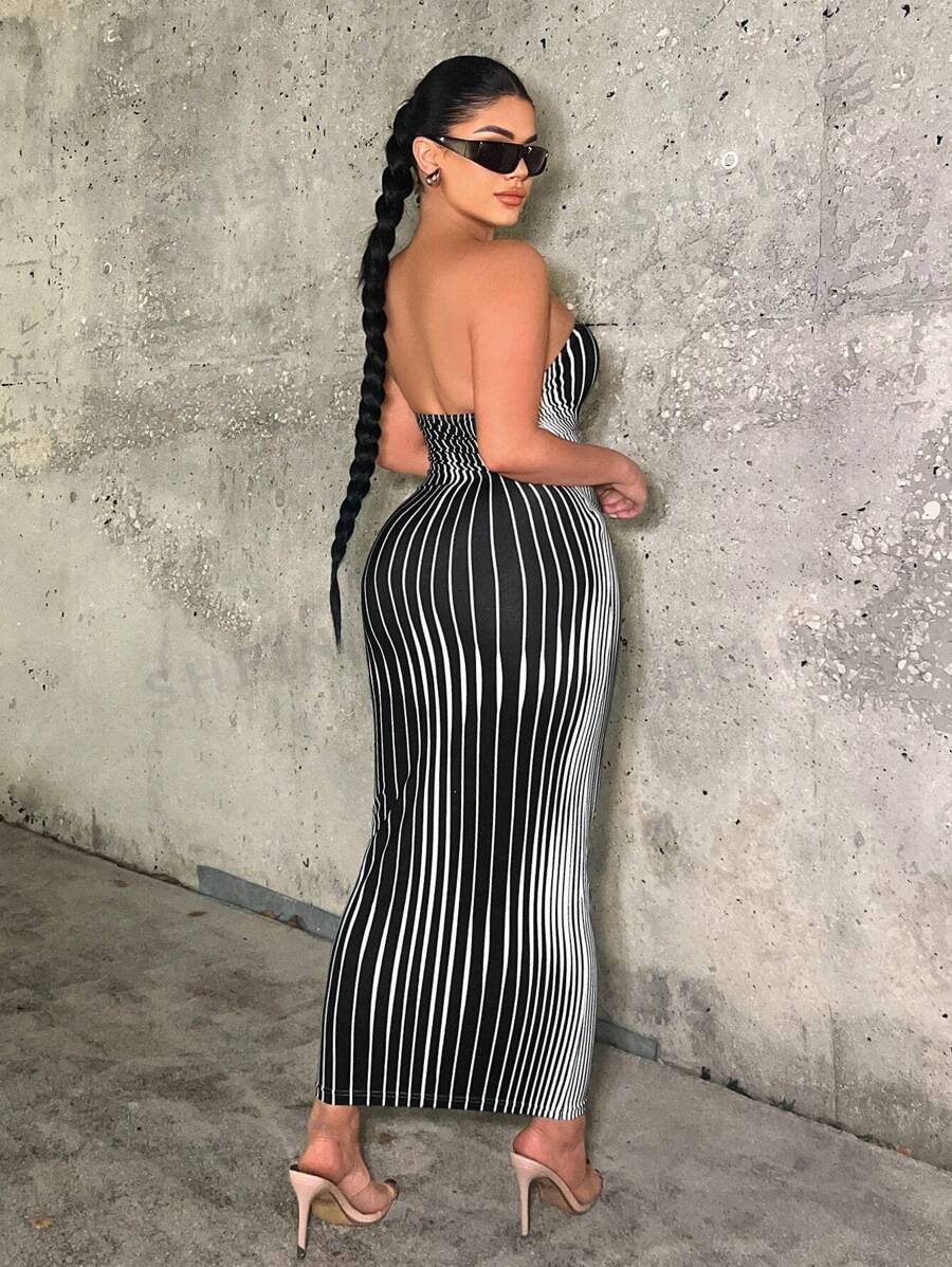 Vestido strapless largo de rayas blanco y negro
